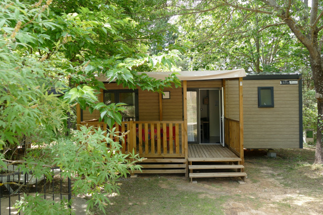 camping-pscine-moustiers