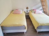 Les Pins - Chambre 2 lit 90 et mezzanine