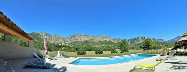 pano_piscine_7_5_2.jpg